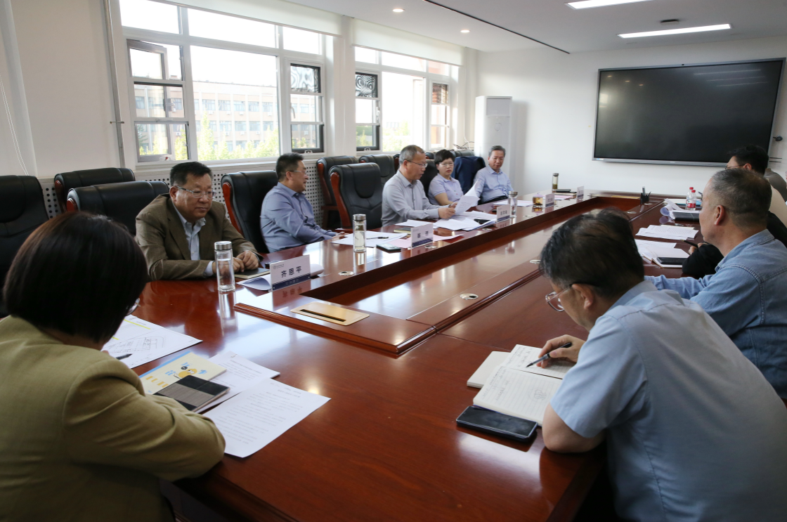 学校召开安全稳定工作推动会