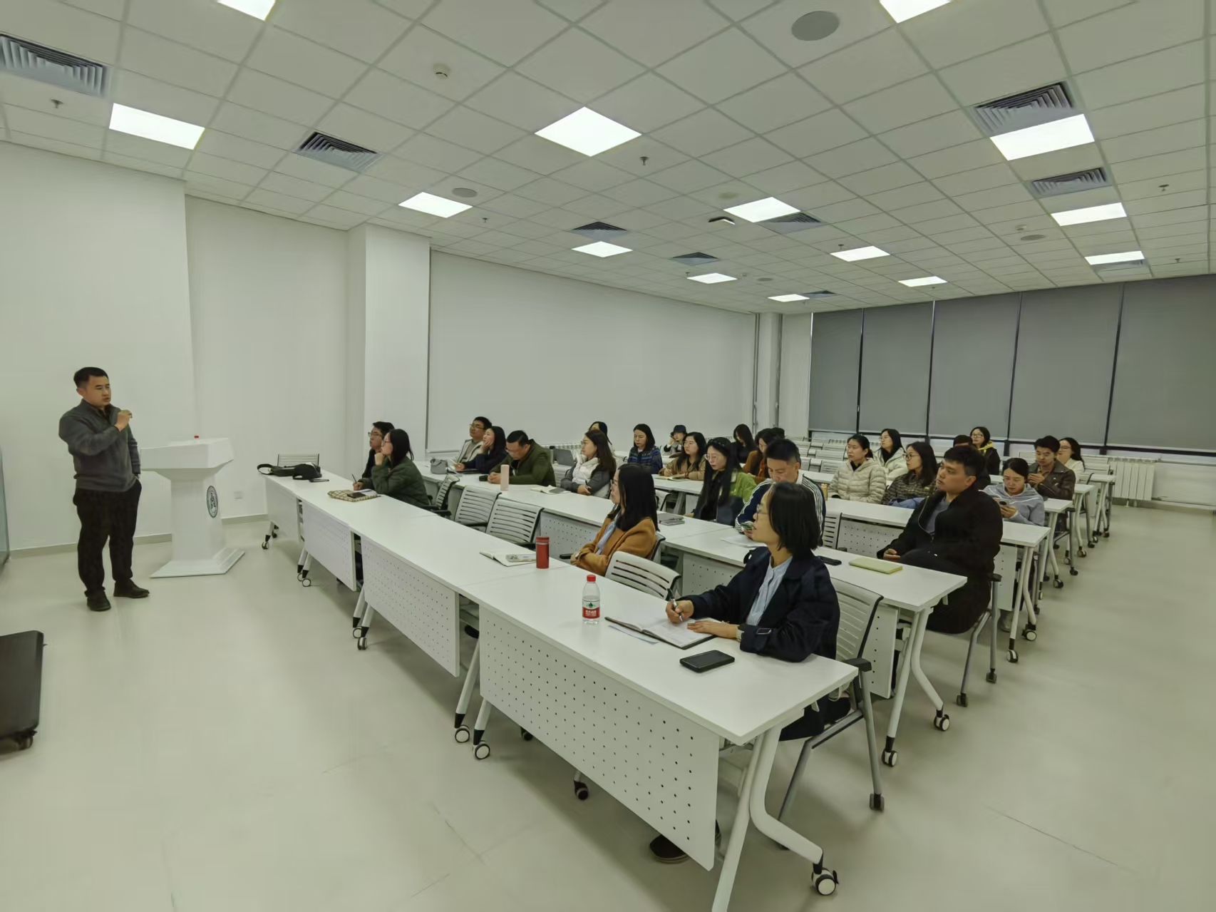 艺术学院邀请燕山大学专家作“国家社科基金艺术学项目申报”专题讲座