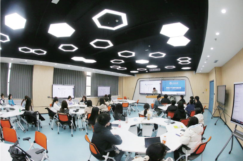 《天津教育报》报道我校新文科实验中心投入使用