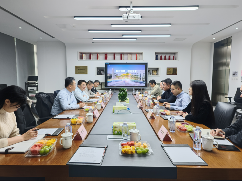 【2025促就业•访企拓岗】校党委副书记崔强带队赴紫光云技术有限公司访企拓岗