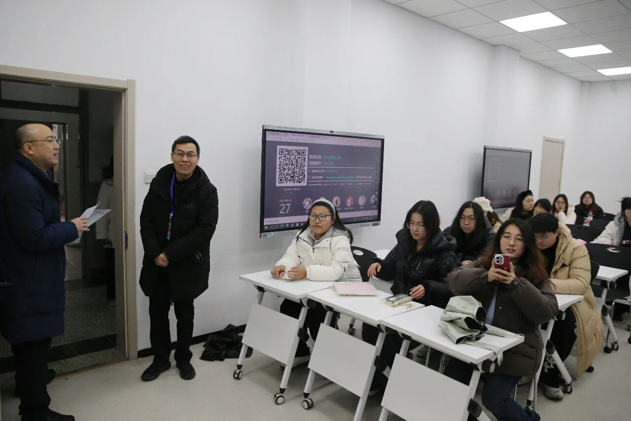 校领导深入教学一线开展新学期教学秩序与安全专项检查