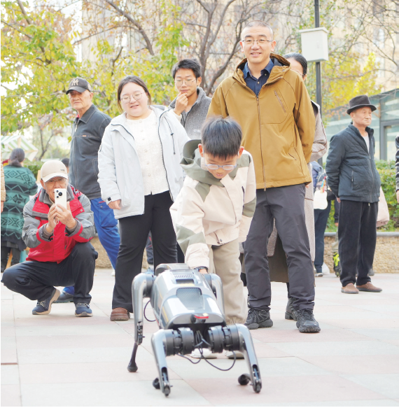 《天津教育报》报道我校“科普+文化”科技嘉年华创意市集活动