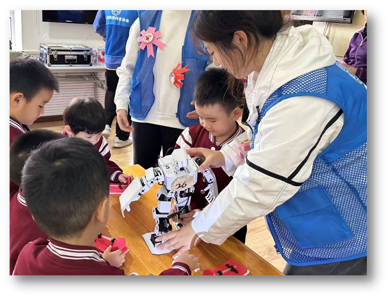 我校青少年创客科普基地与和平区第十一幼儿园联合开展科普思政共建活动
